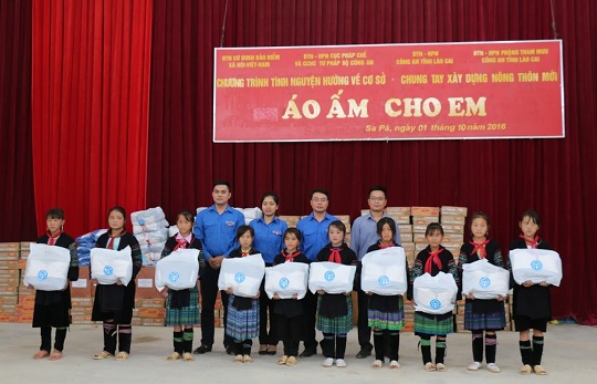 Tinh nguyen 031016 01.jpg