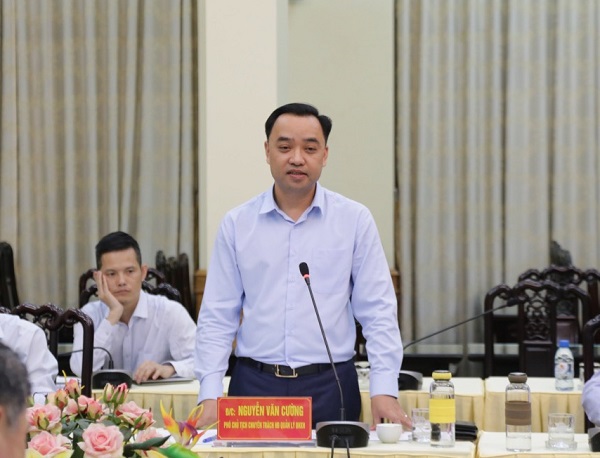 Phó Chủ tịch chuyên trách HĐQL BHXH Nguyễn Văn Cường - Trưởng đoàn giám sát phát biểu tại buổi làm việc